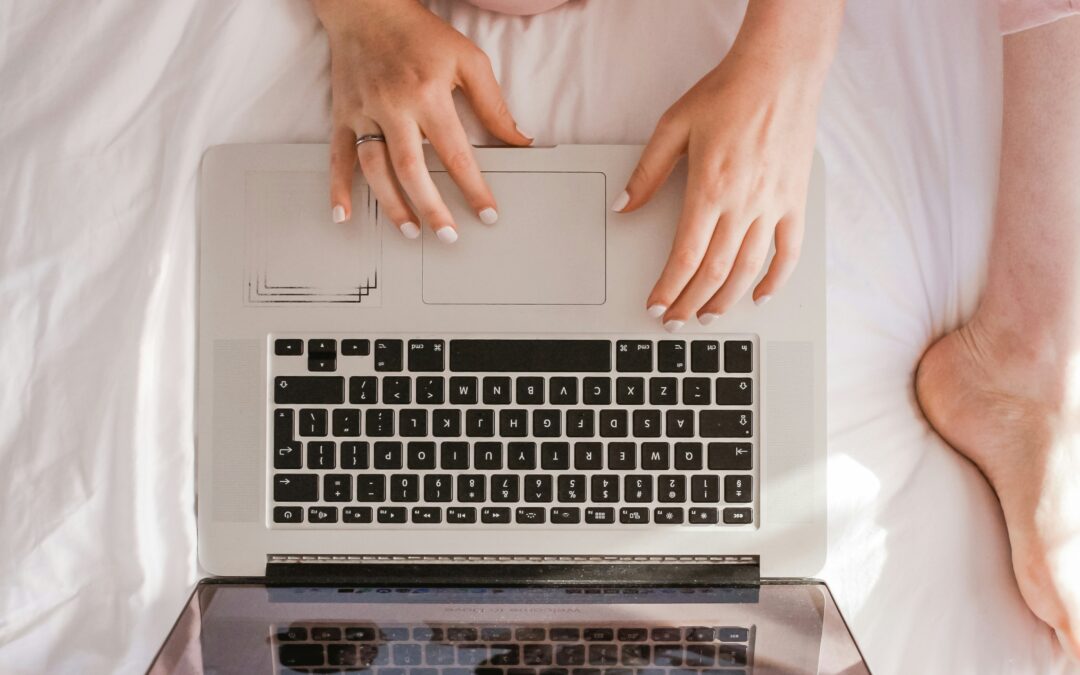 7 Tips to Help Stop Facebook Stalking Your Ex
